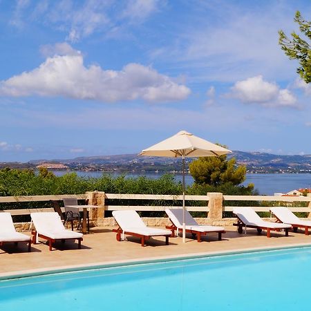 Belvista Luxury Apartments 阿尔戈斯托利翁 外观 照片